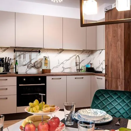 Апартаменты Stylish Sea View 3 Min To Balcony & Comfort